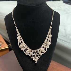 Elegant Gold Necklace with Crystal Accents